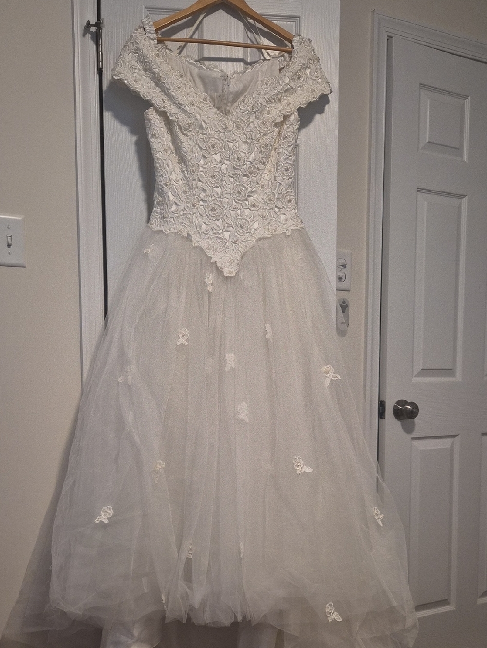 Ivory Lace Off-Shoulder Wedding Gown- Vintage